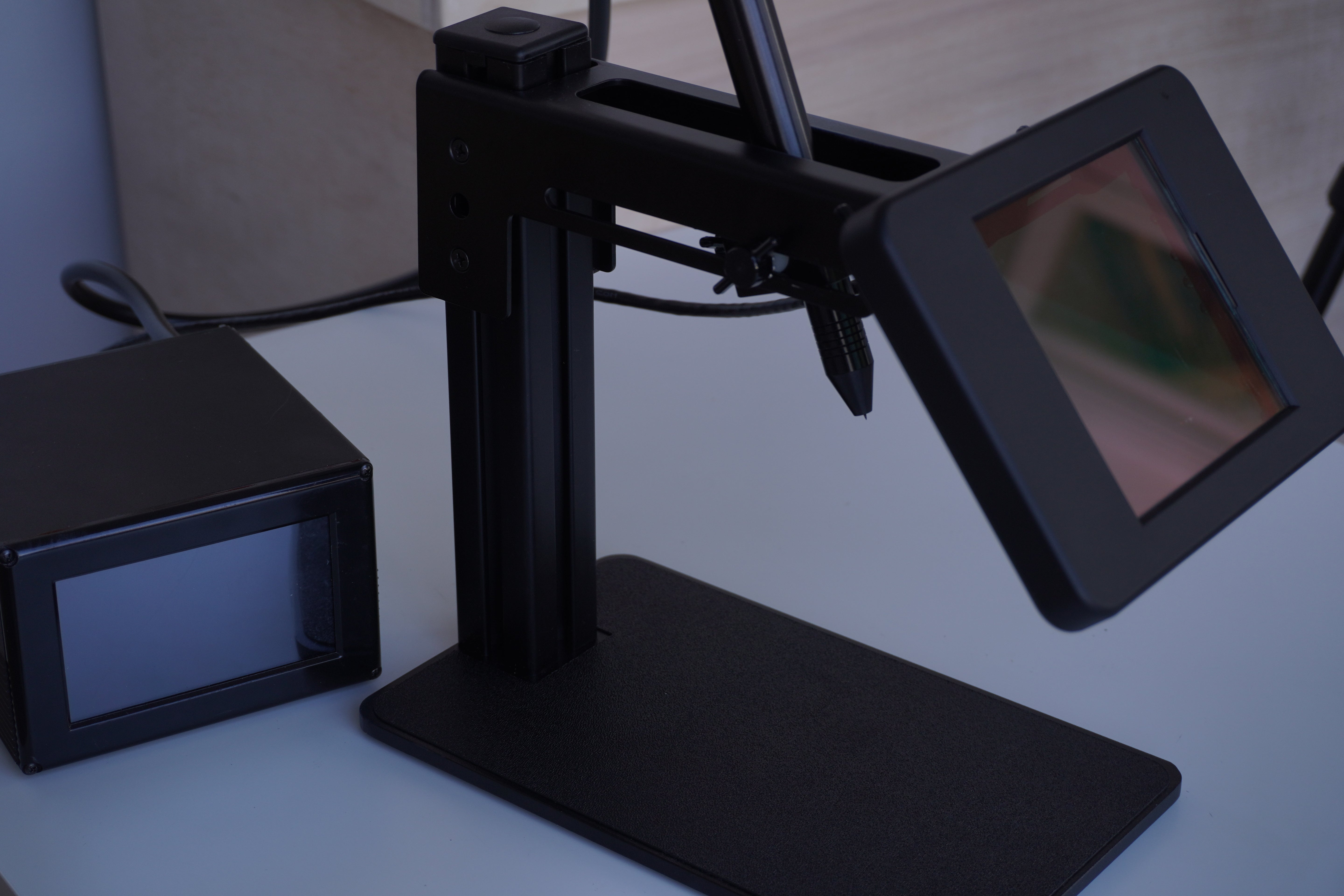 DEMO Upgraded auto darkening screen