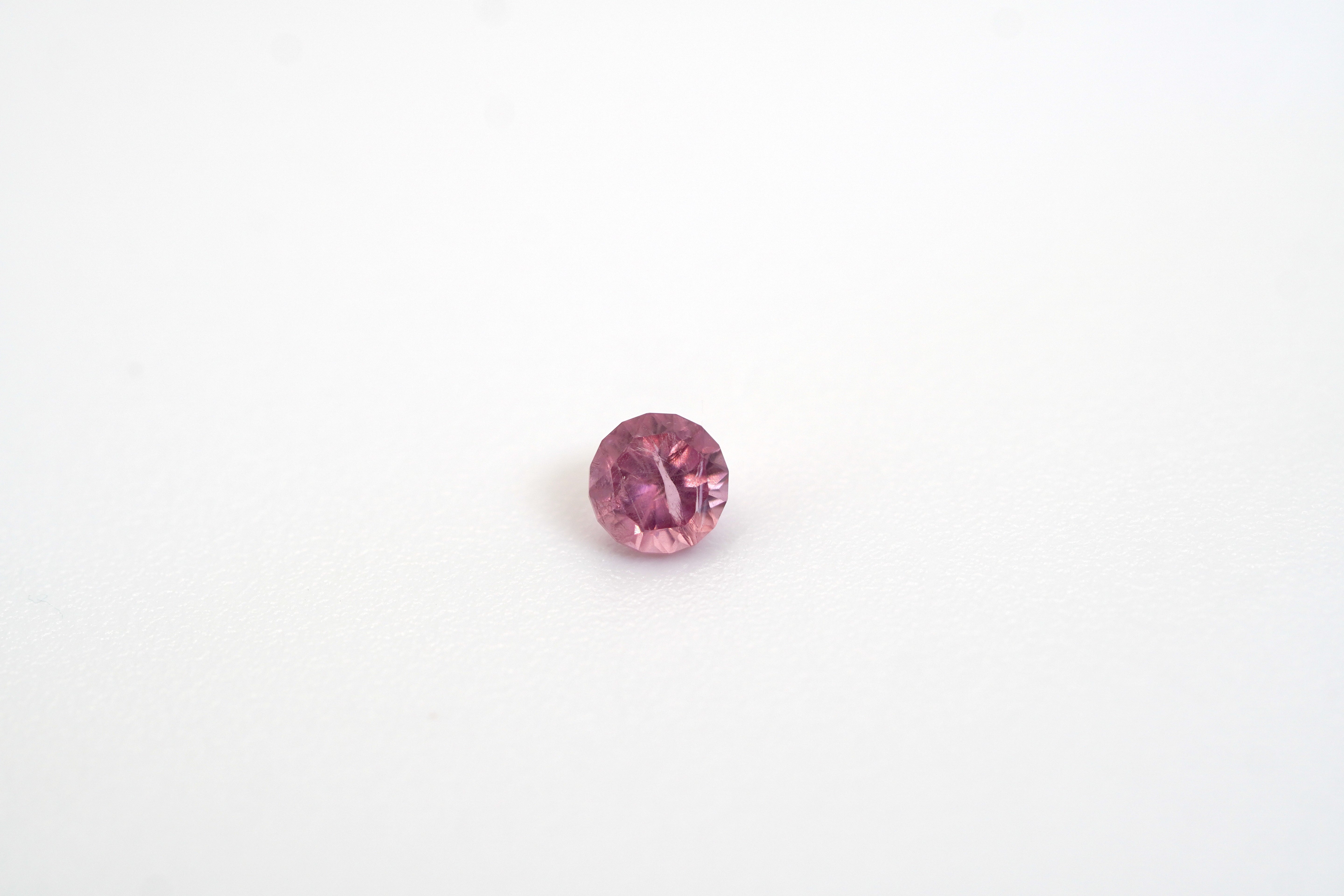 Pink Spinel Round Cut 0.93 carats